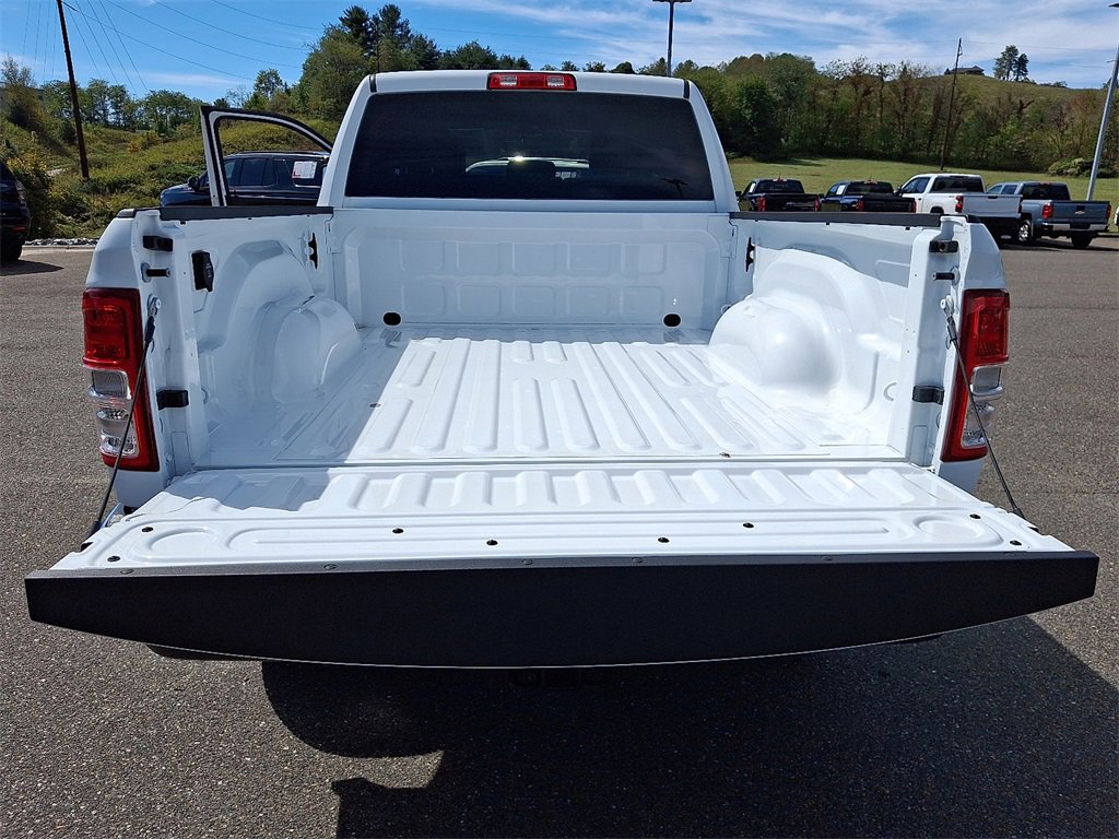 Used 2023 RAM 3500 Tradesman w/ Chrome Appearance Group image 29