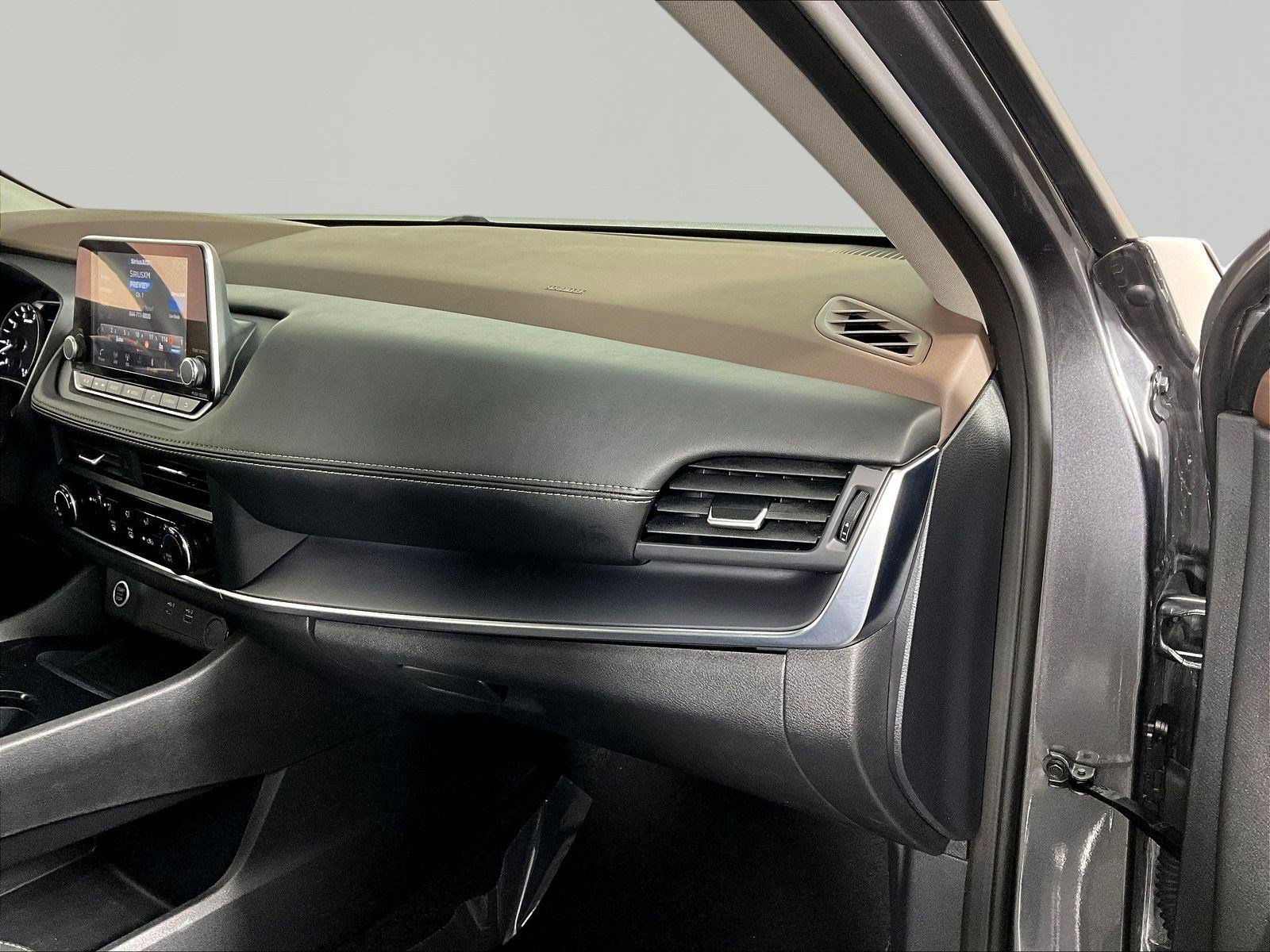 Certified 2023 Nissan Rogue S FWD image 25