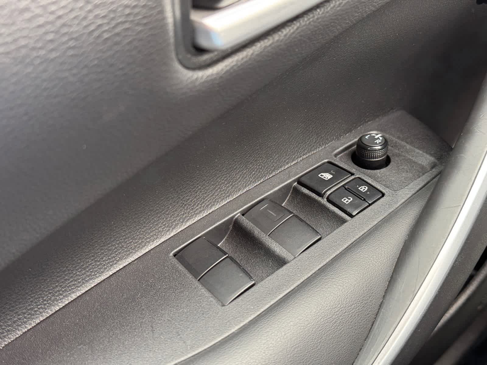 Used 2023 Toyota Corolla SE image 14