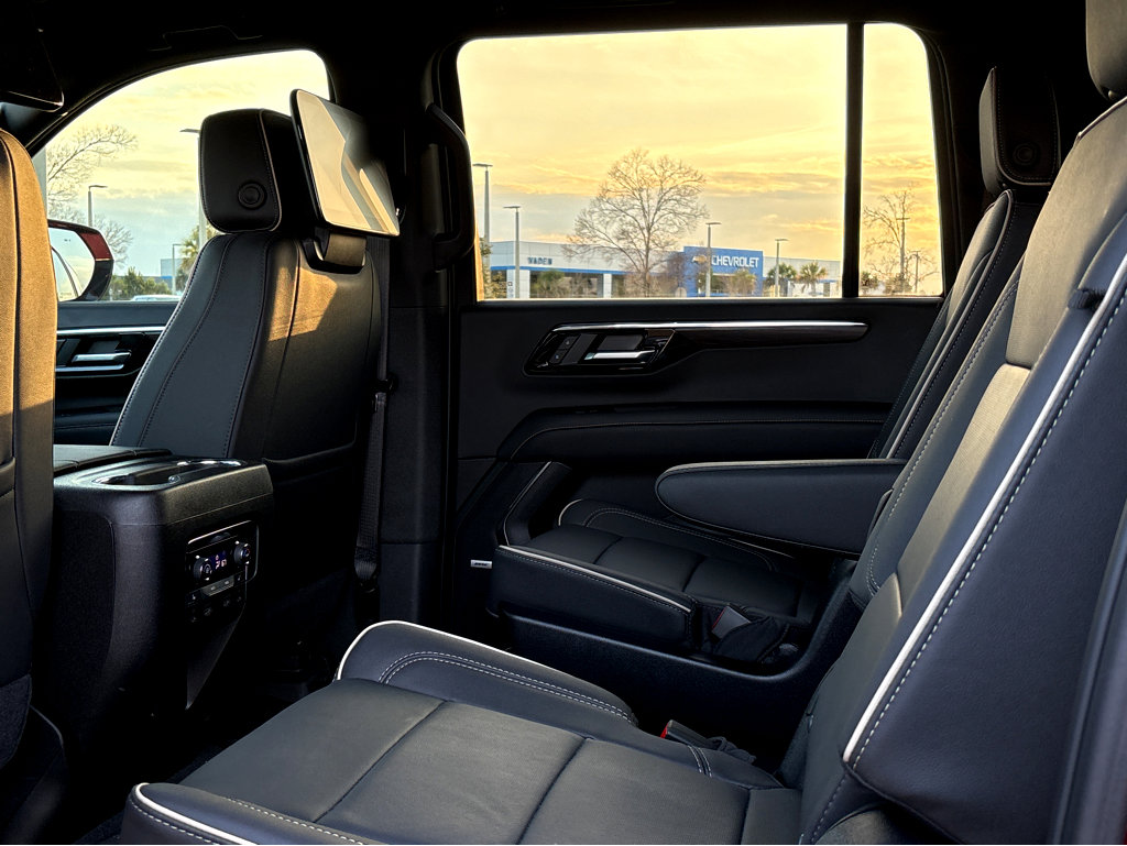 New 2025 Chevrolet Suburban Premier image 16