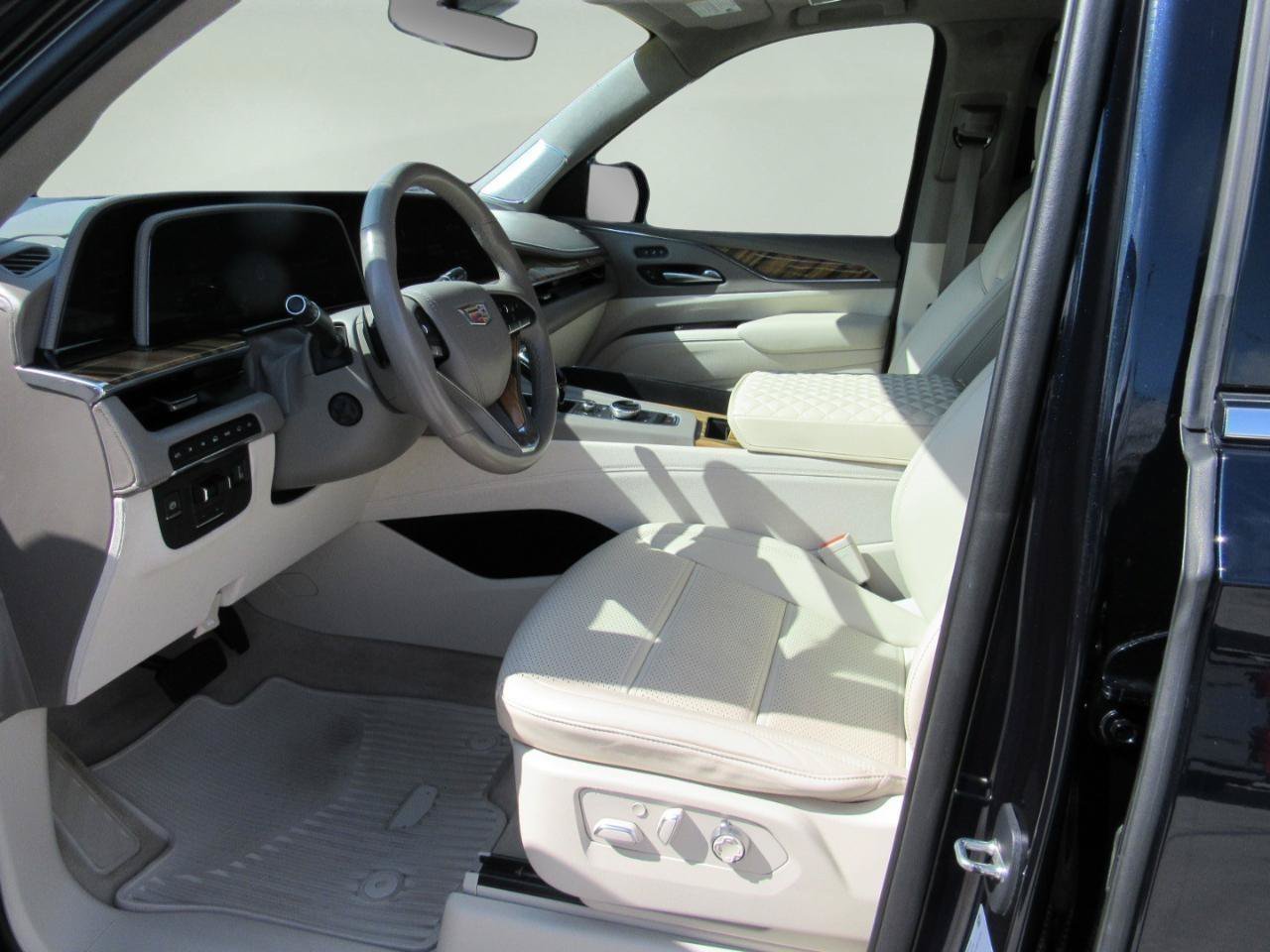 Used 2021 Cadillac Escalade Premium Luxury Platinum AWD/4WD image 14