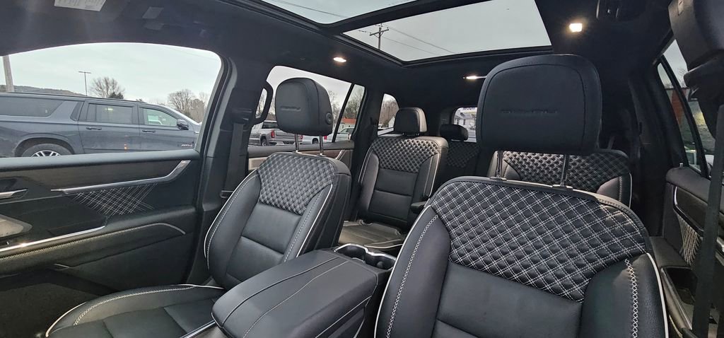 Used 2024 GMC Acadia Denali w/ Super Cruise Package image 12