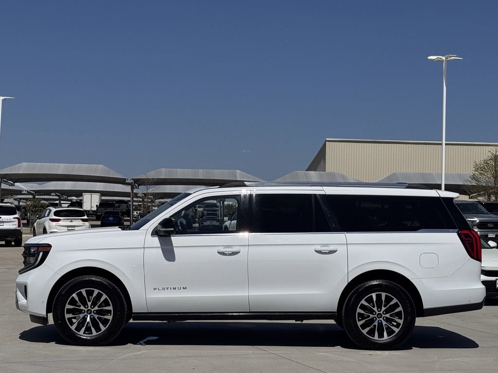 Used 2025 Ford Expedition Max Platinum AWD/4WD image 3
