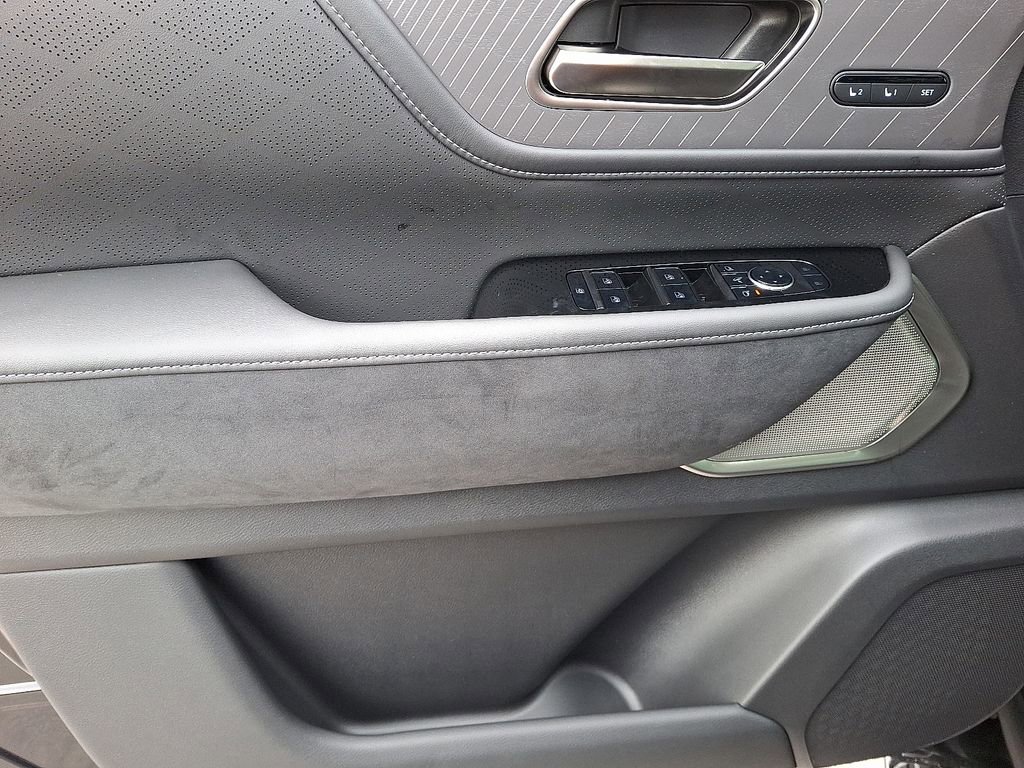 New 2026 INFINITI QX80 Autograph w/ Premium Cargo Package image 9