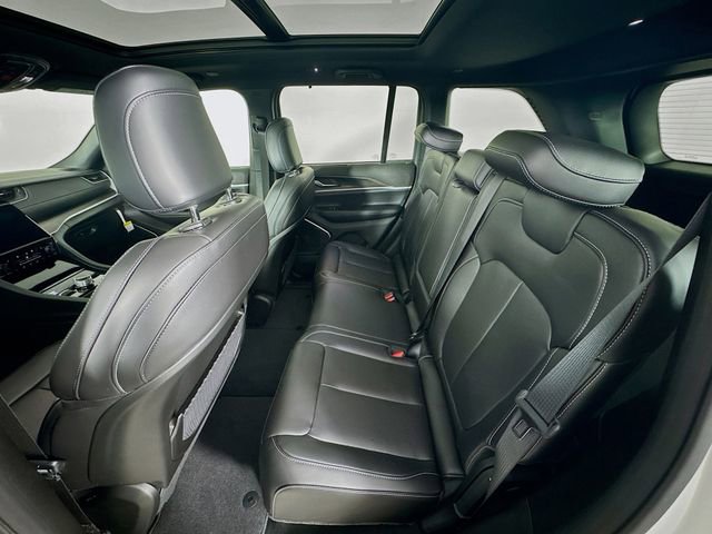 New 2025 Jeep Grand Cherokee Limited w/ Luxury Tech Group II image 28