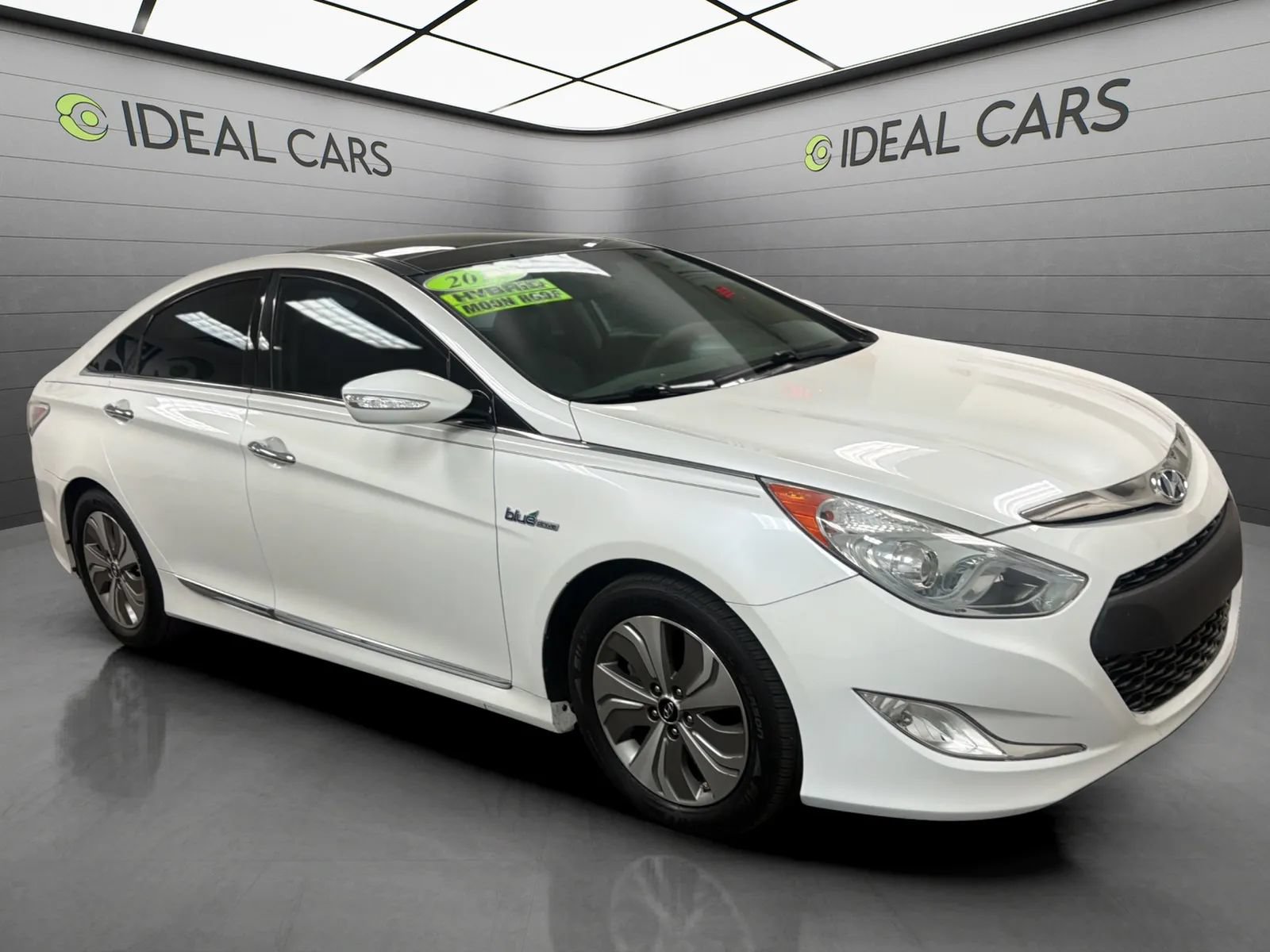 Used 2014 Hyundai Sonata Limited w/ Panoramic Sunroof Package 02 FWD image 3