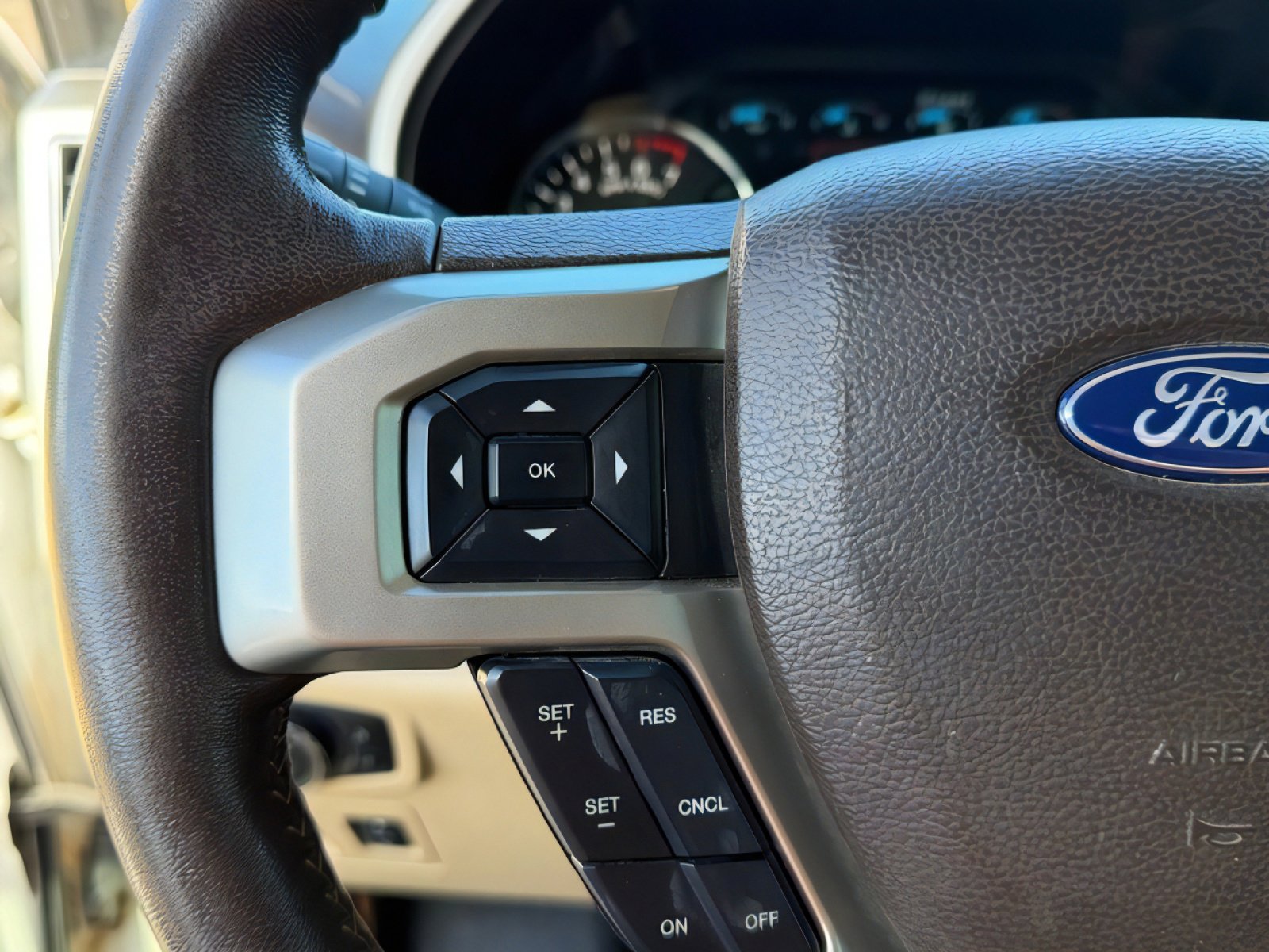 Used 2019 Ford F150 Lariat w/ Equipment Group 501A Mid image 31