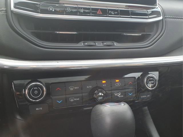 Used 2024 Jeep Compass Limited w/ High Altitude Package image 17