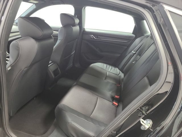Used 2018 Honda Accord Sport image 14
