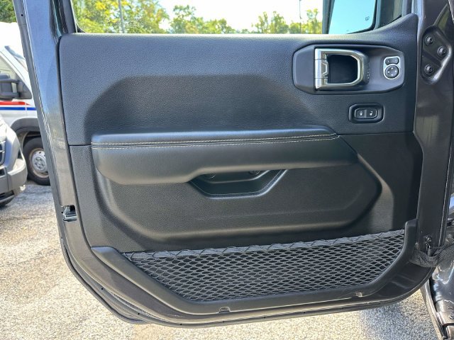 Certified 2025 Jeep Wrangler Unlimited Sahara AWD/4WD image 14