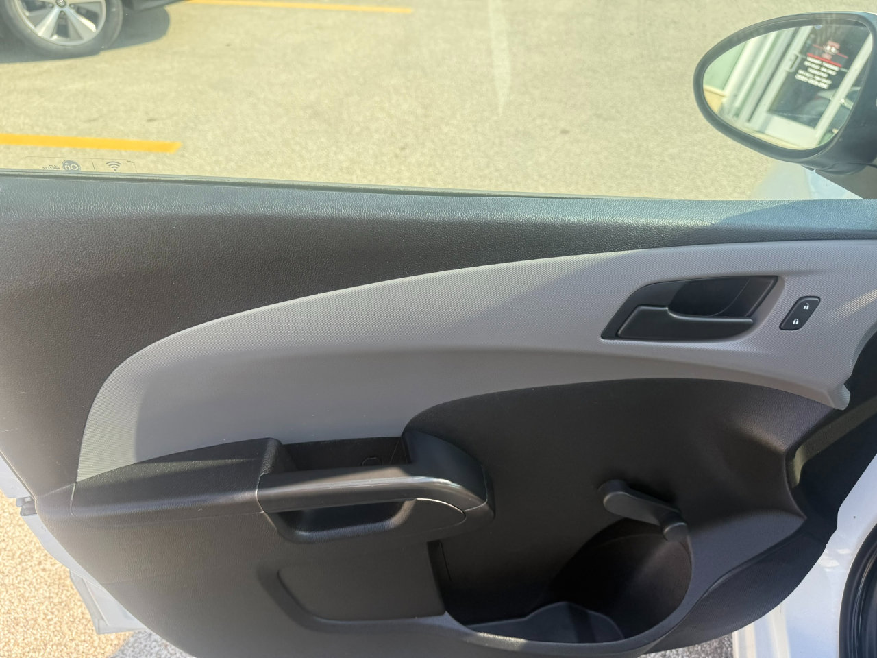 Used 2017 Chevrolet Sonic LT image 9