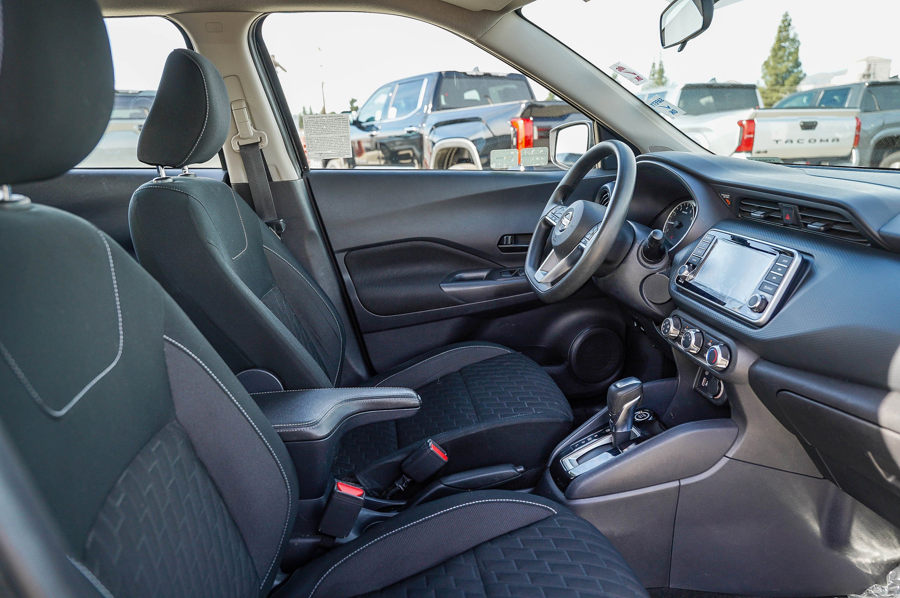 Used 2021 Nissan Kicks S image 17