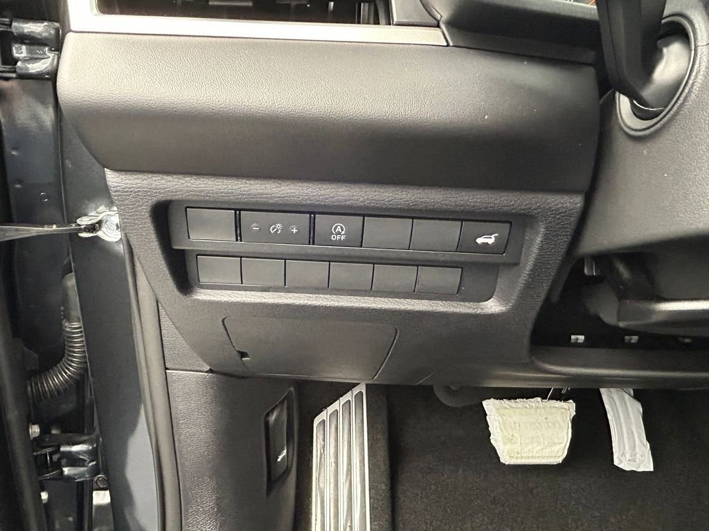 New 2026 Mitsubishi Outlander SEL FWD image 38