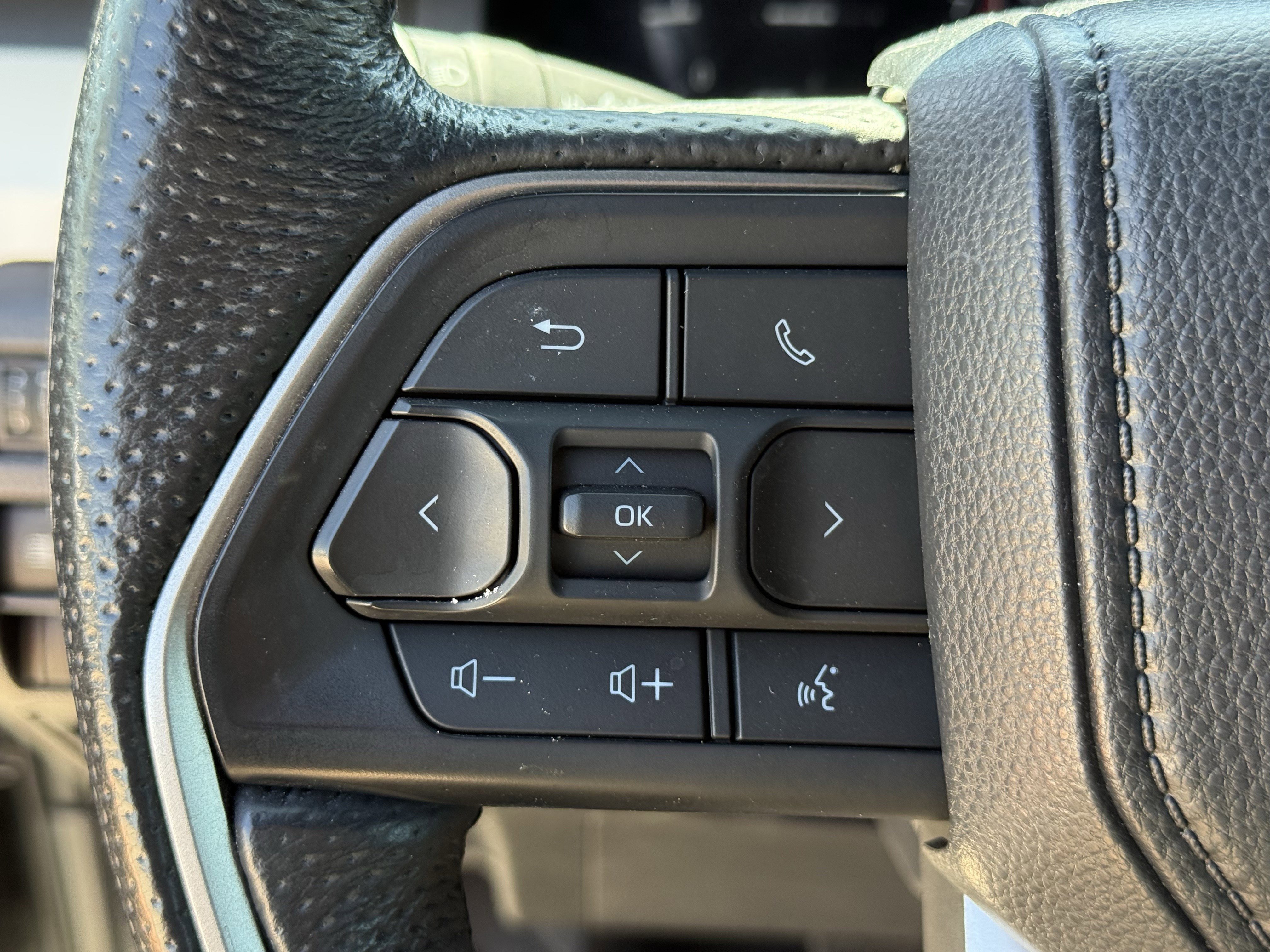 Used 2024 Toyota Tacoma TRD Off-Road image 16