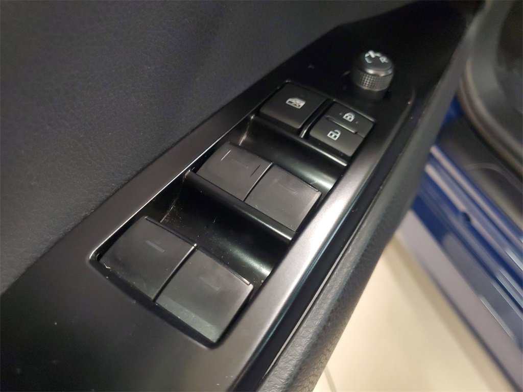 Used 2025 Toyota Camry LE image 18