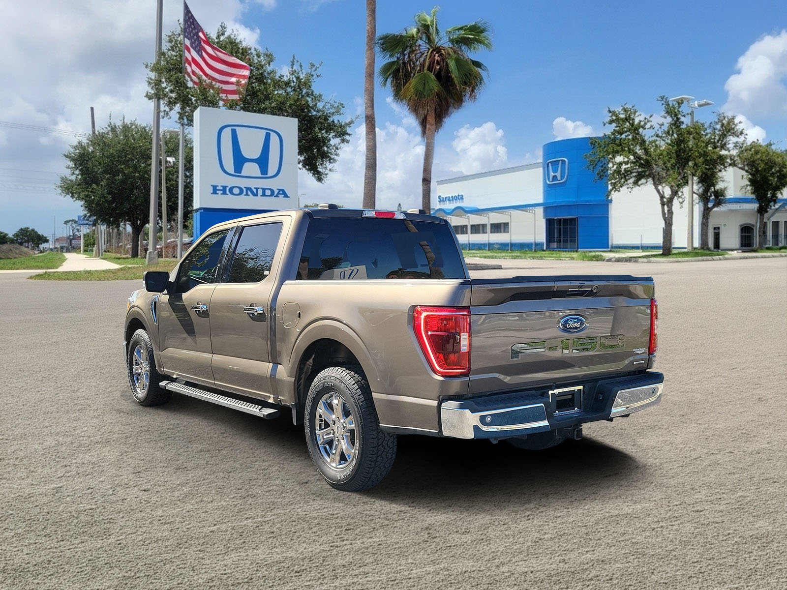 Used 2021 Ford F150 XLT w/ Equipment Group 302A High RWD image 5