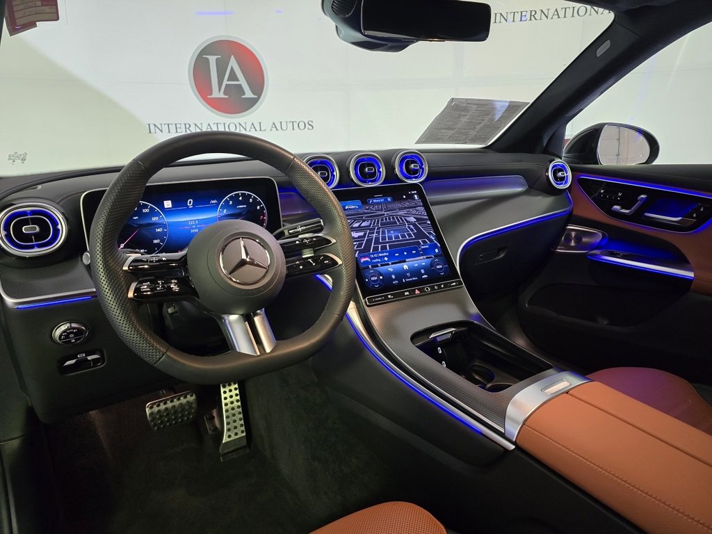 Used 2025 Mercedes-Benz GLC 300 4MATIC image 13