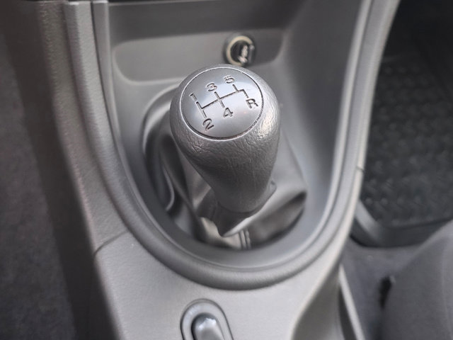 Used 2004 Ford Mustang Convertible image 28