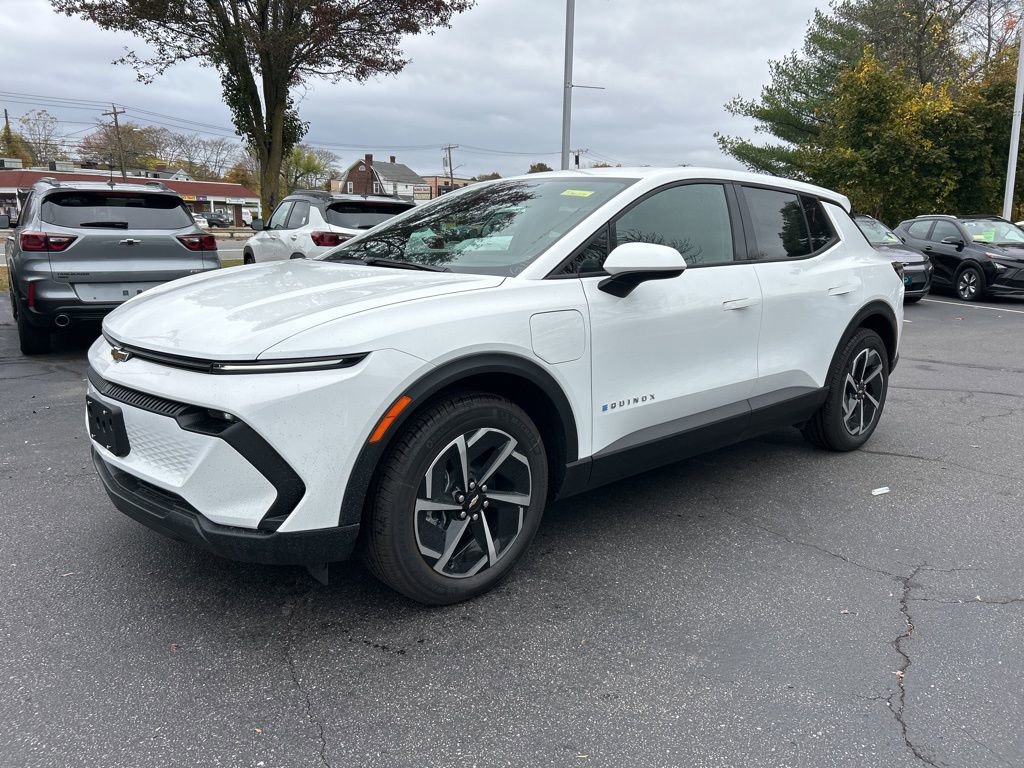 New 2026 Chevrolet Equinox EV LT image 3