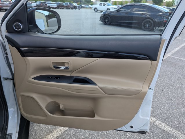 Used 2016 Mitsubishi Outlander SE image 26