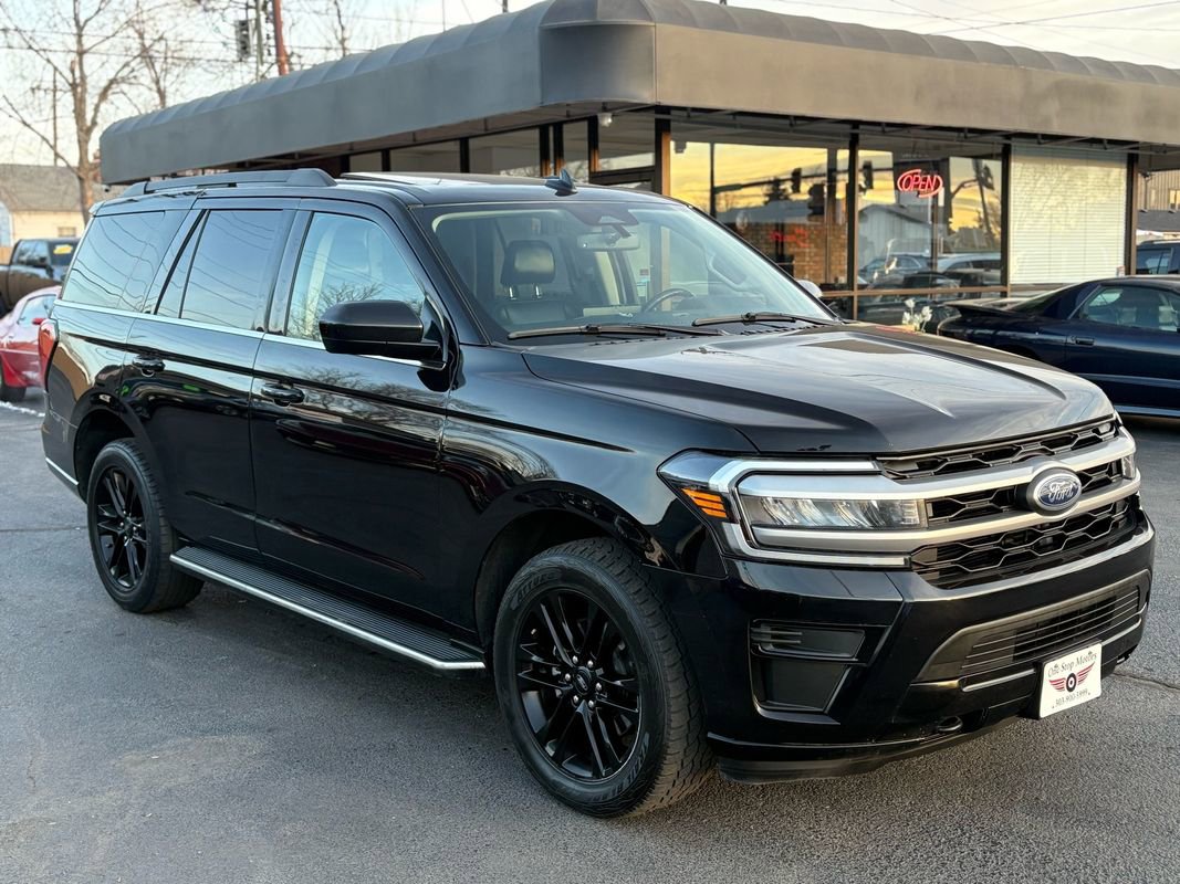 Used 2022 Ford Expedition XLT image 1