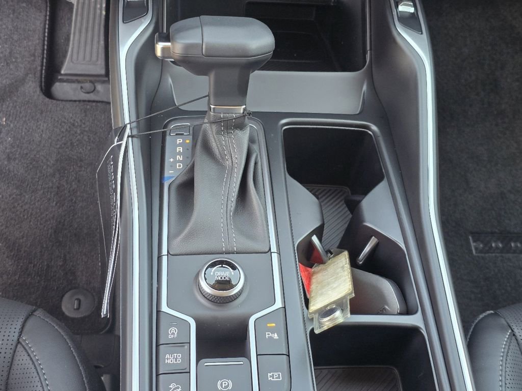 Certified 2025 Kia Sorento S w/ Panoramic Sunroof Package image 28