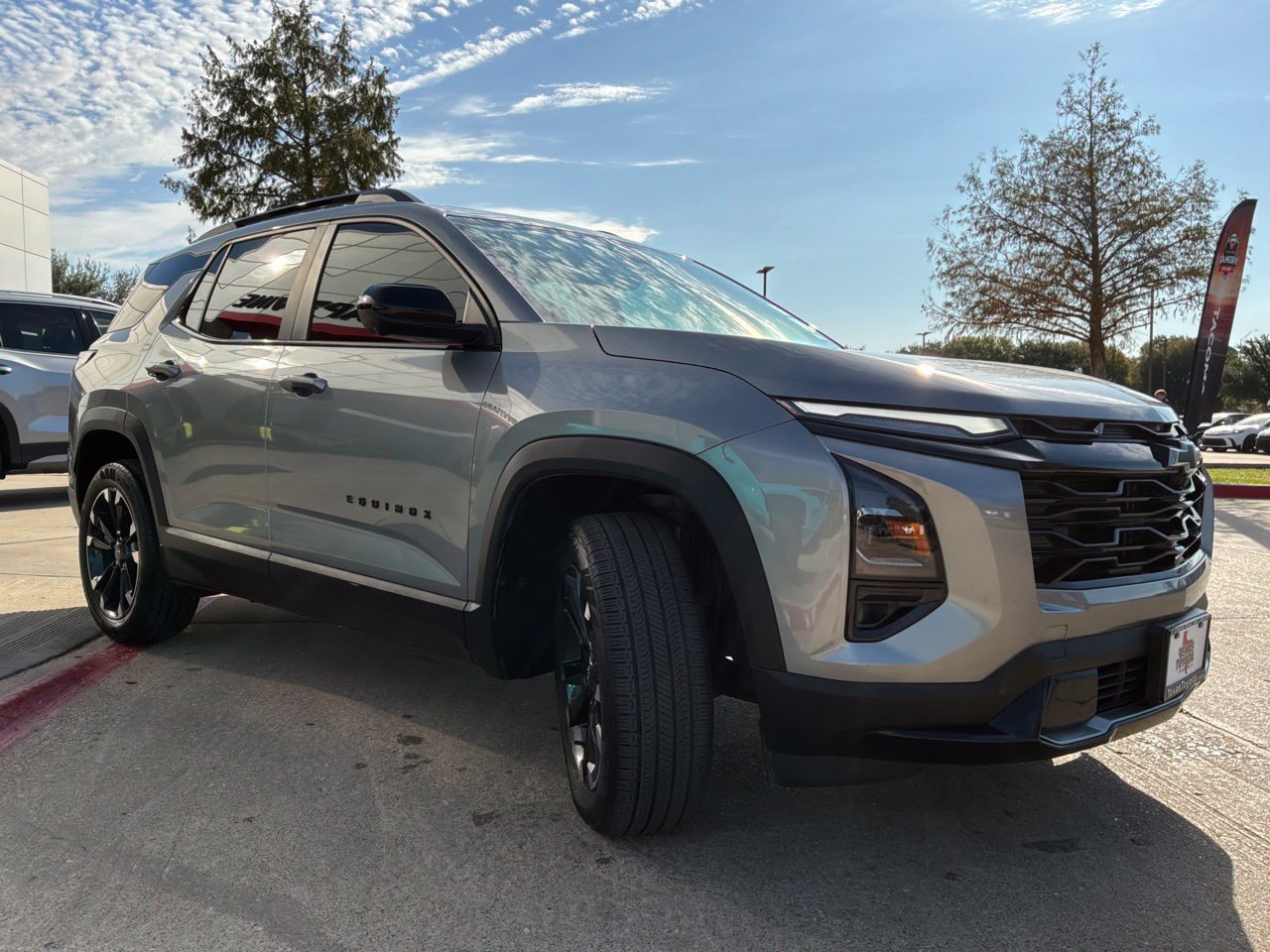 Used 2025 Chevrolet Equinox RS w/ Safety and Technology Package AWD/4WD image 4