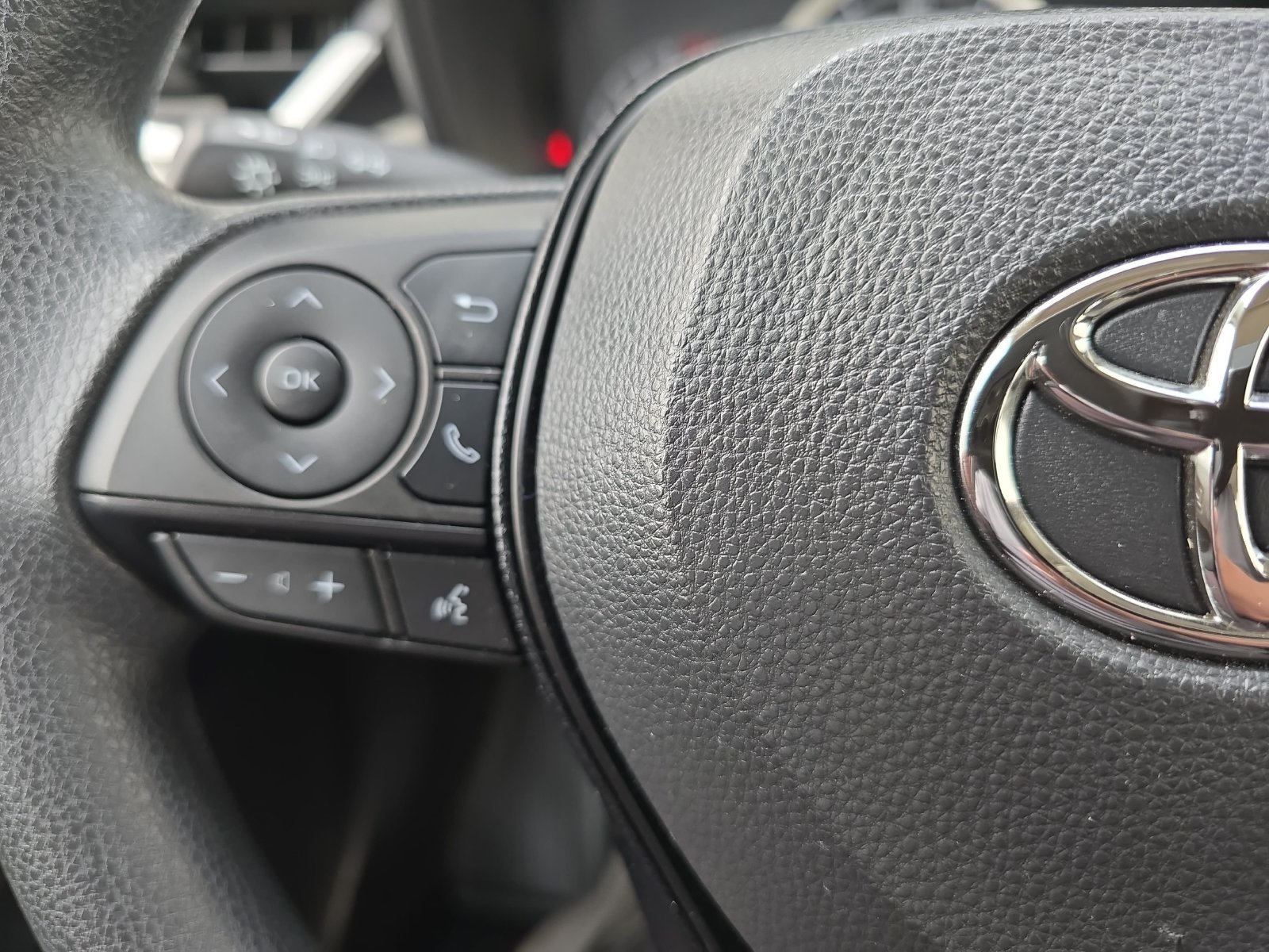 Used 2021 Toyota Corolla LE FWD image 19
