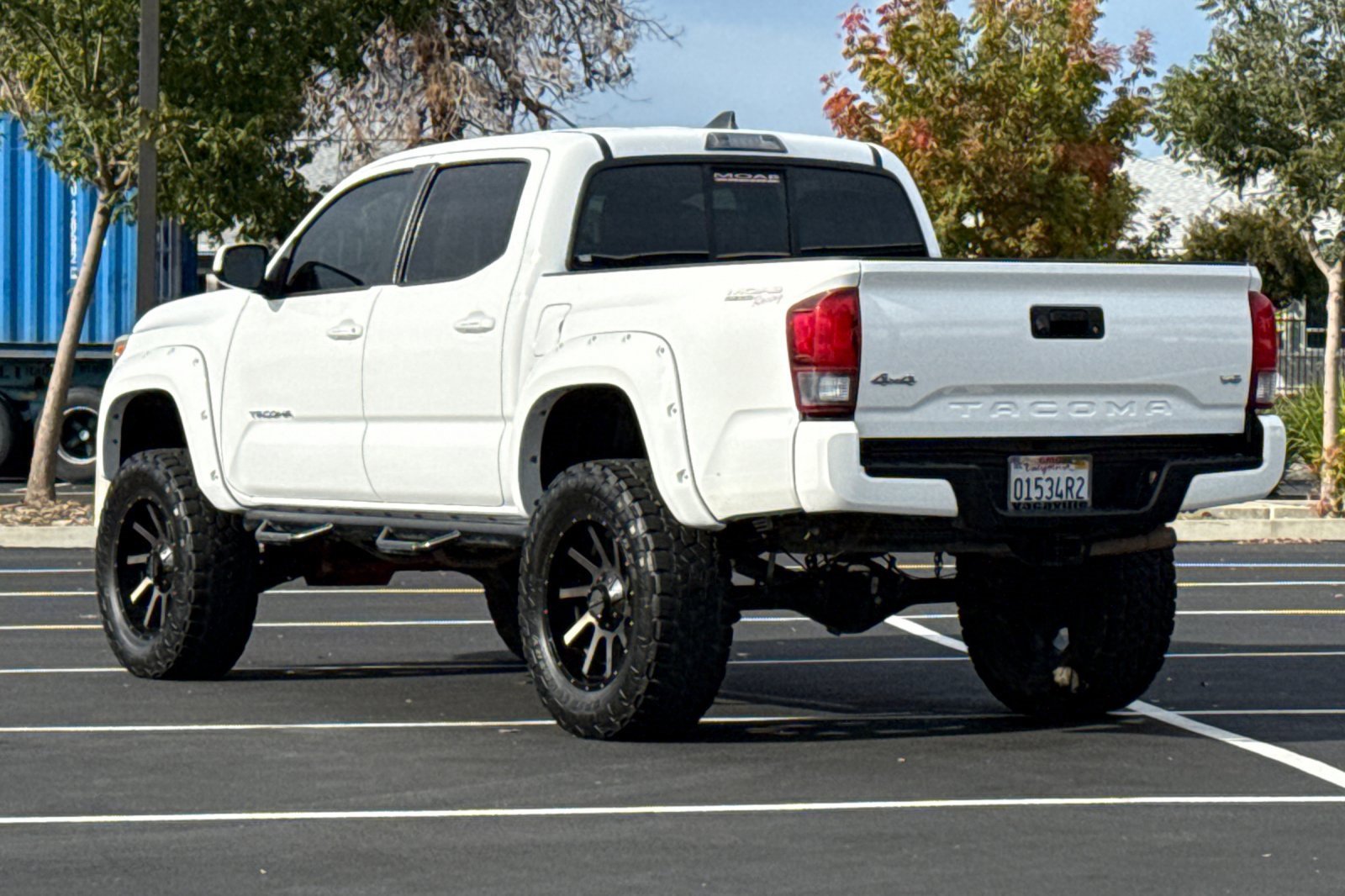 Used 2018 Toyota Tacoma SR image 7