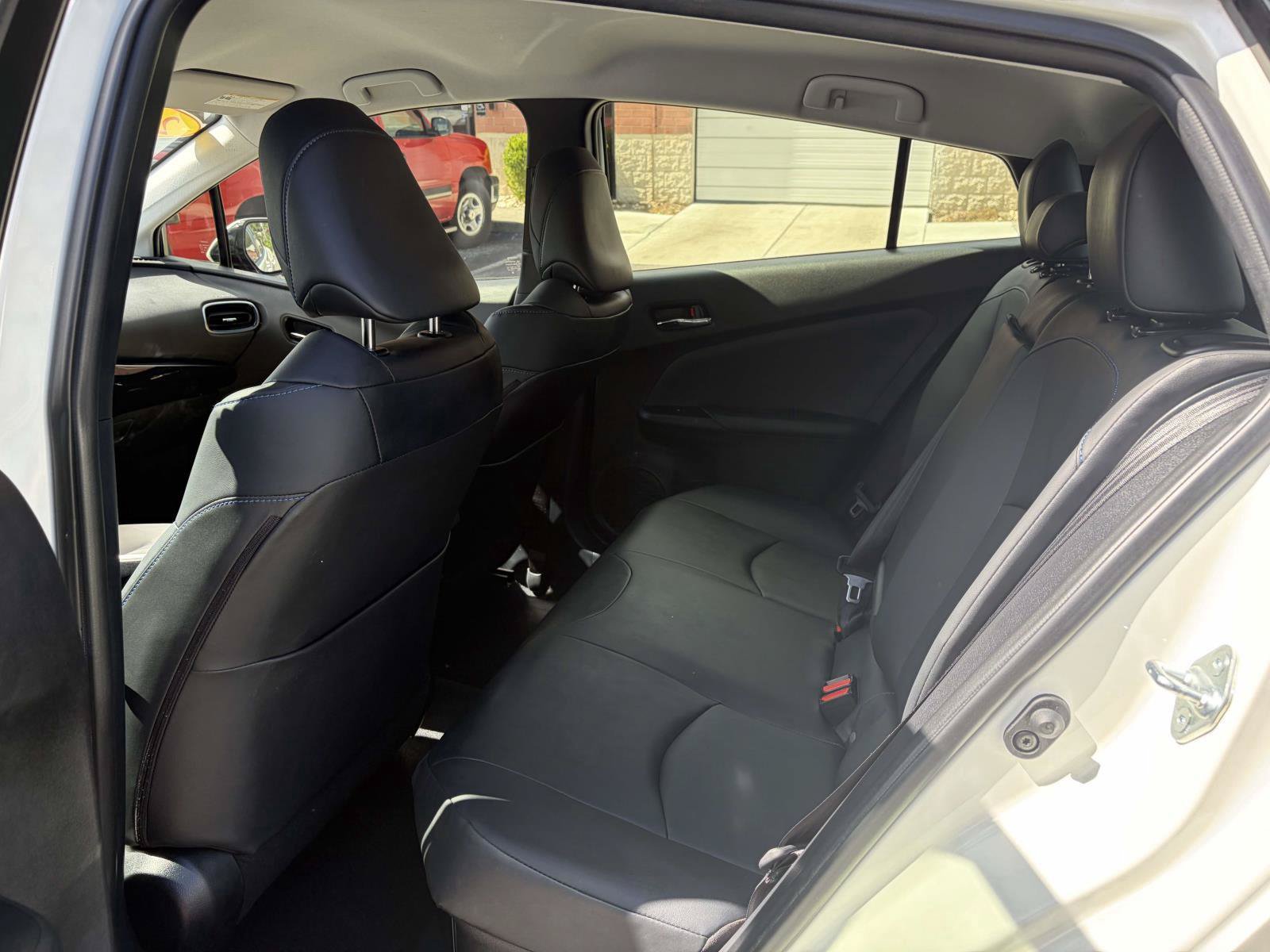 Used 2016 Toyota Prius Four Touring w/ Premium Convenience Package FWD image 3