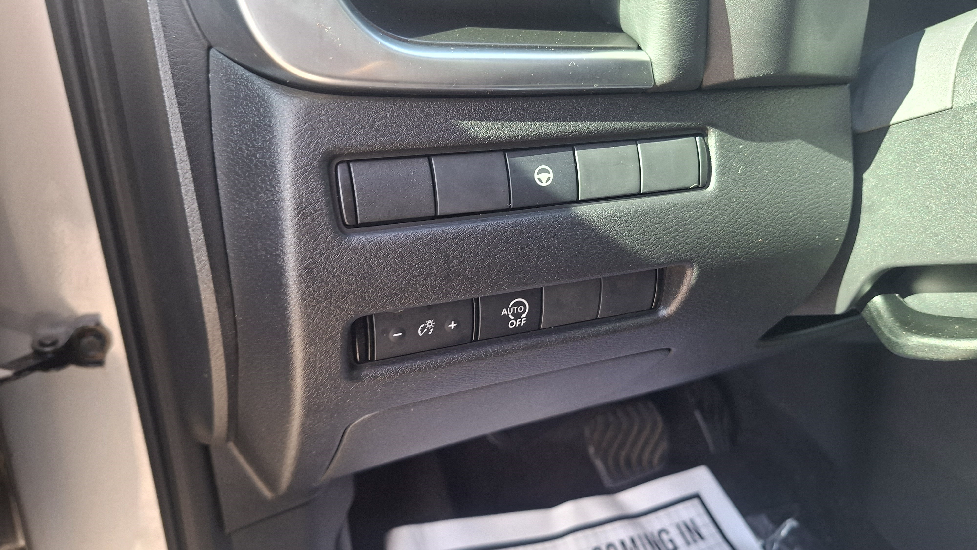 Used 2023 Nissan Rogue SV FWD image 10