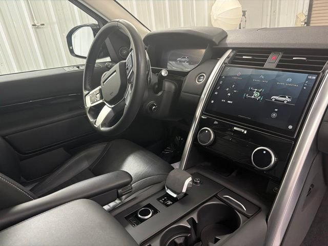 Used 2024 Land Rover Discovery S AWD/4WD image 23
