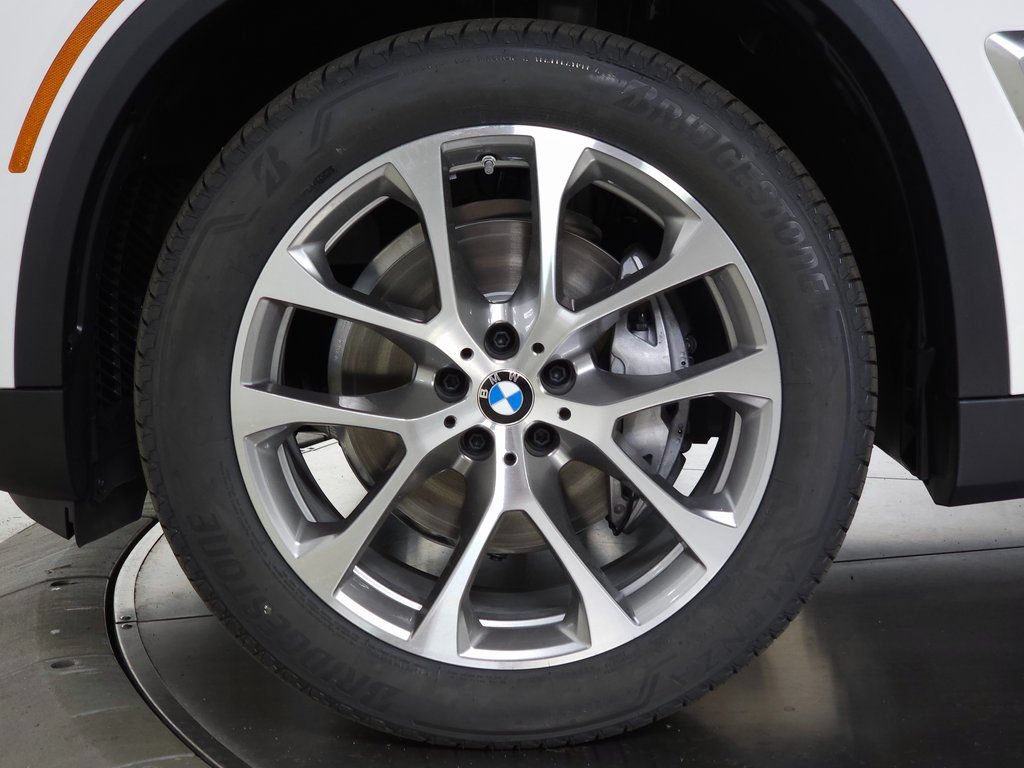 Used 2026 BMW X5 xDrive40i w/ Premium Package AWD/4WD image 7