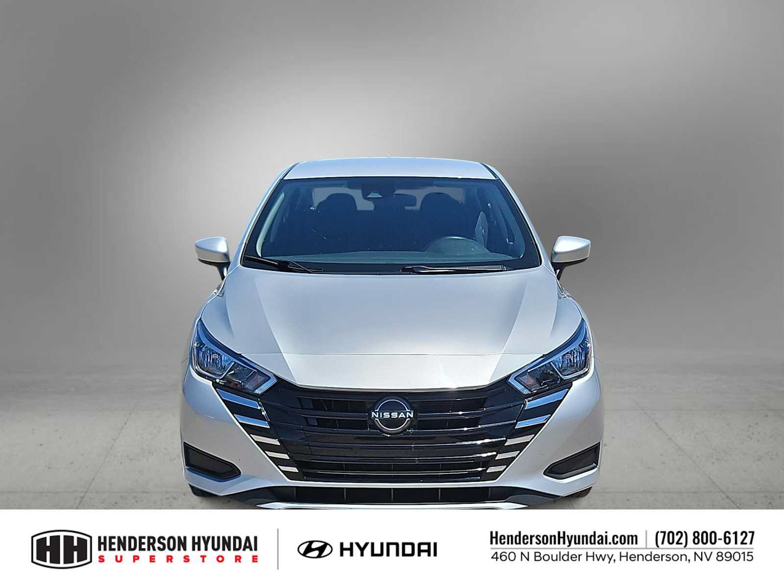 Used 2023 Nissan Versa SV FWD image 3