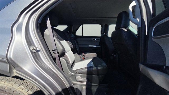 Used 2022 Ford Explorer XLT w/ Equipment Group 202A image 13