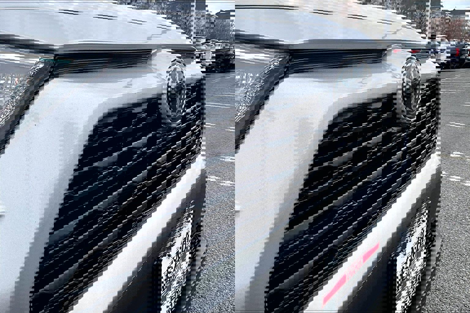 Used 2020 Toyota RAV4 XLE w/ Convenience Package image 29