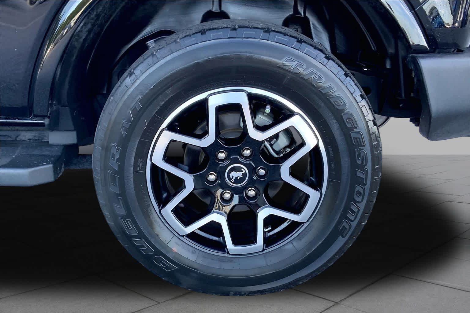 Used 2022 Ford Bronco Outer Banks AWD/4WD image 10