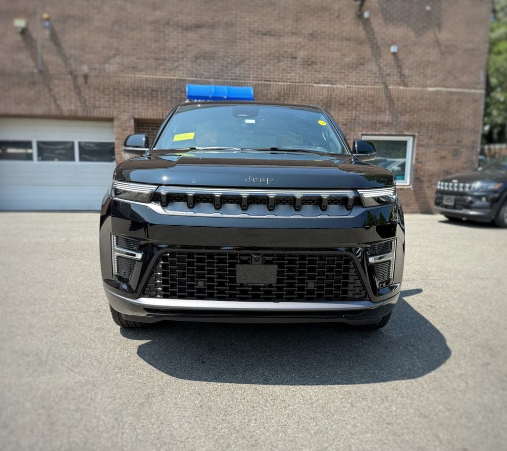 New 2026 Jeep Grand Wagoneer Summit AWD/4WD image 2
