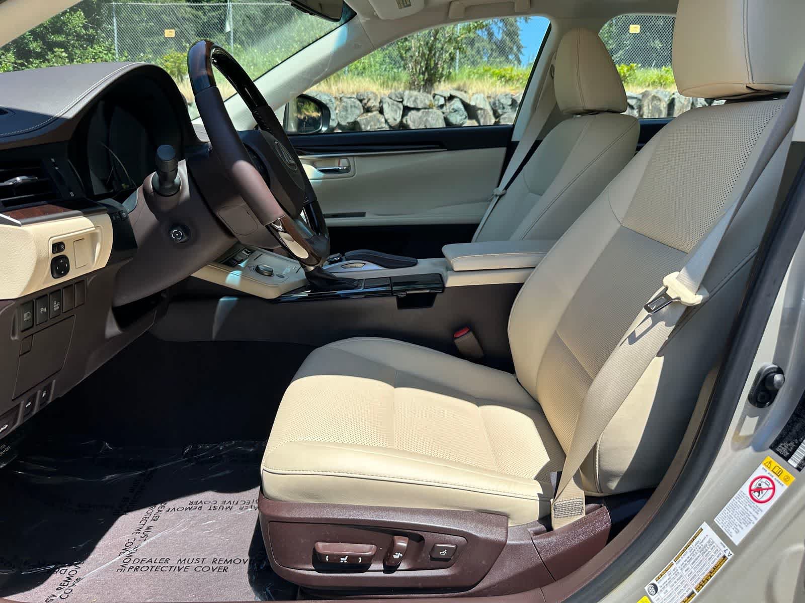 Used 2017 Lexus ES 350 w/ Navigation System Package FWD image 17