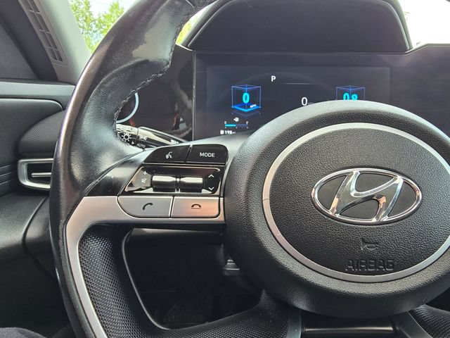 Used 2023 Hyundai Elantra Limited w/ Preferred Accessory Package FWD image 15