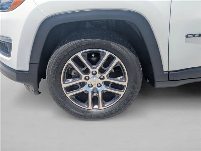 Used 2019 Jeep Compass Latitude FWD image 26