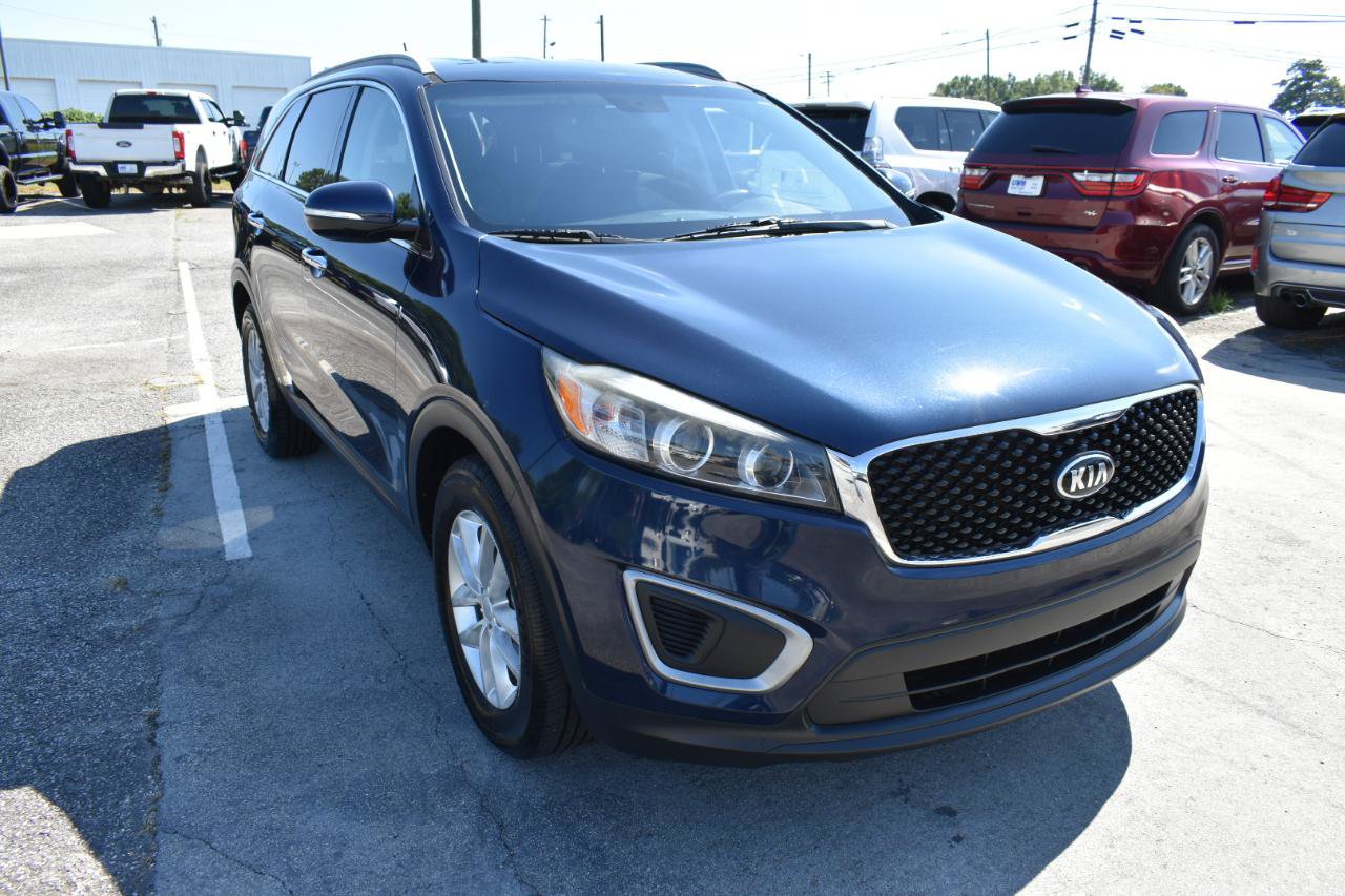 Used 2016 Kia Sorento FWD image 4