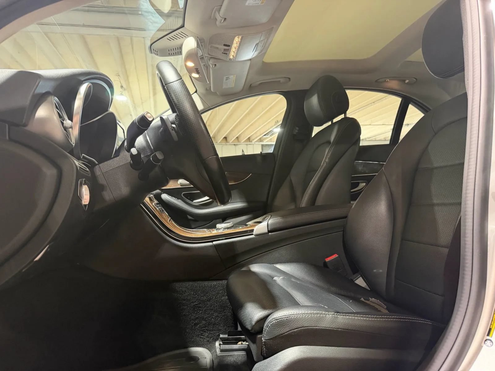Used 2017 Mercedes-Benz C 300 4MATIC Sedan image 9