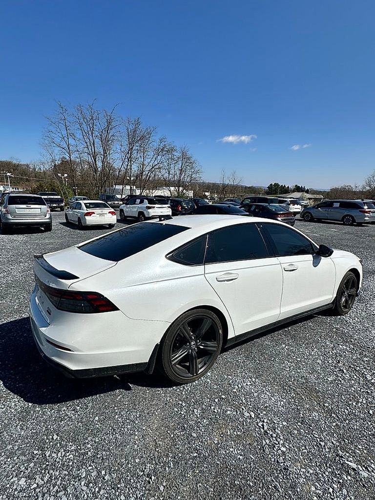 Used 2023 Honda Accord Sport image 3