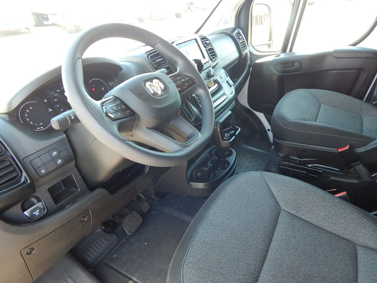 Used 2025 RAM ProMaster 2500 w/ U-Haul Equipment Group FWD image 15