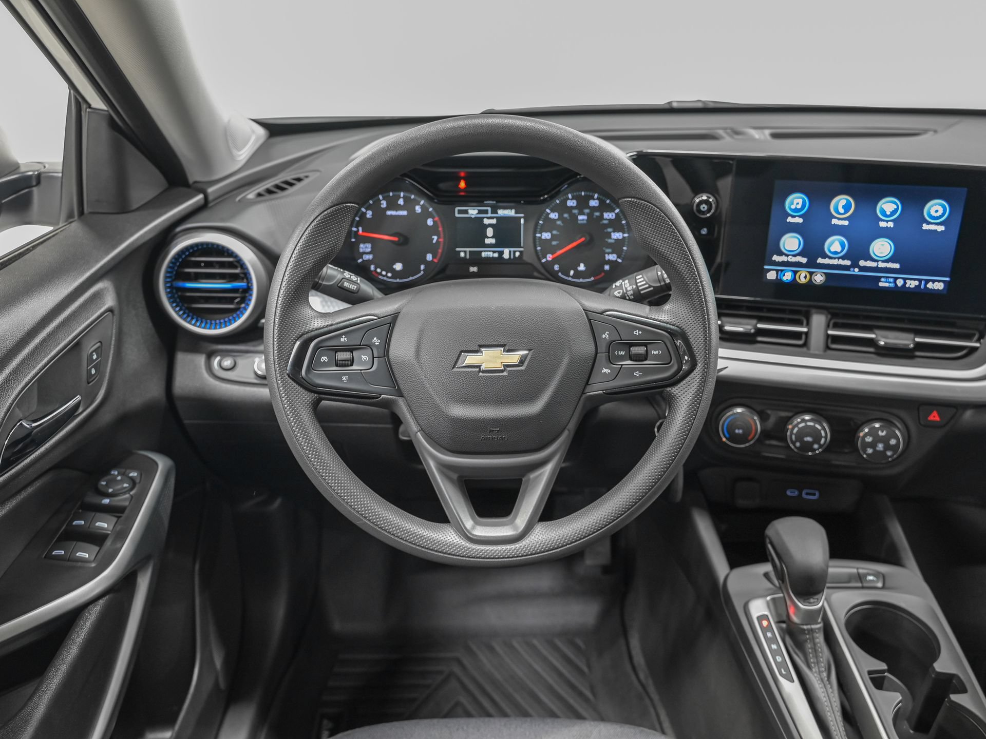 Used 2025 Chevrolet Trax LS FWD image 17