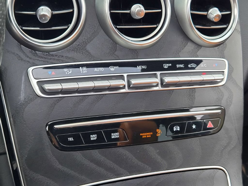 Used 2023 Mercedes-Benz GLC 300 4MATIC Coupe image 40