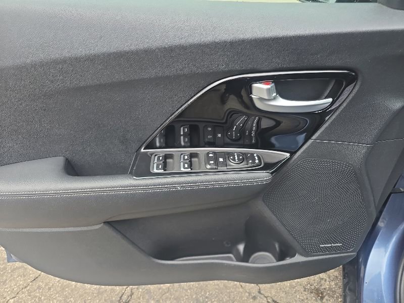 Used 2022 Kia Niro EX Premium FWD image 21