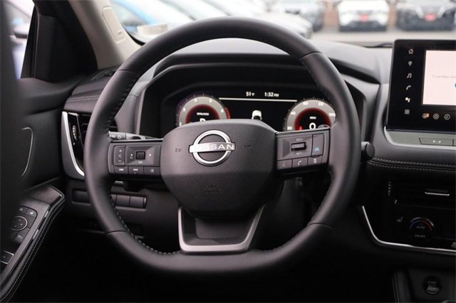 Certified 2025 Nissan Rogue Platinum image 14