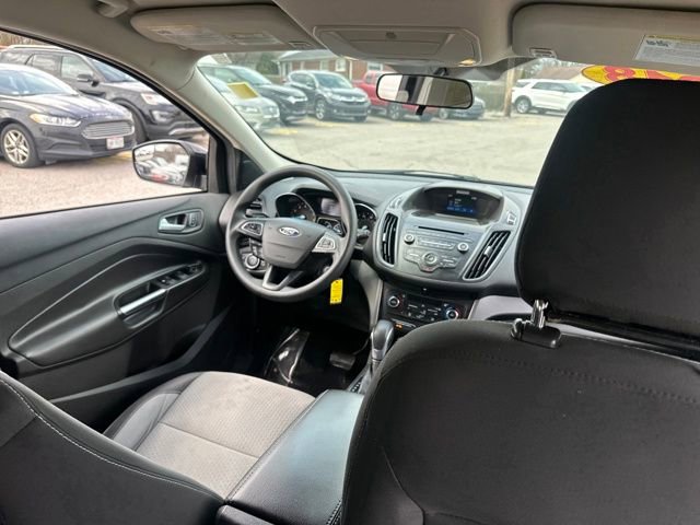 Used 2018 Ford Escape SE image 21